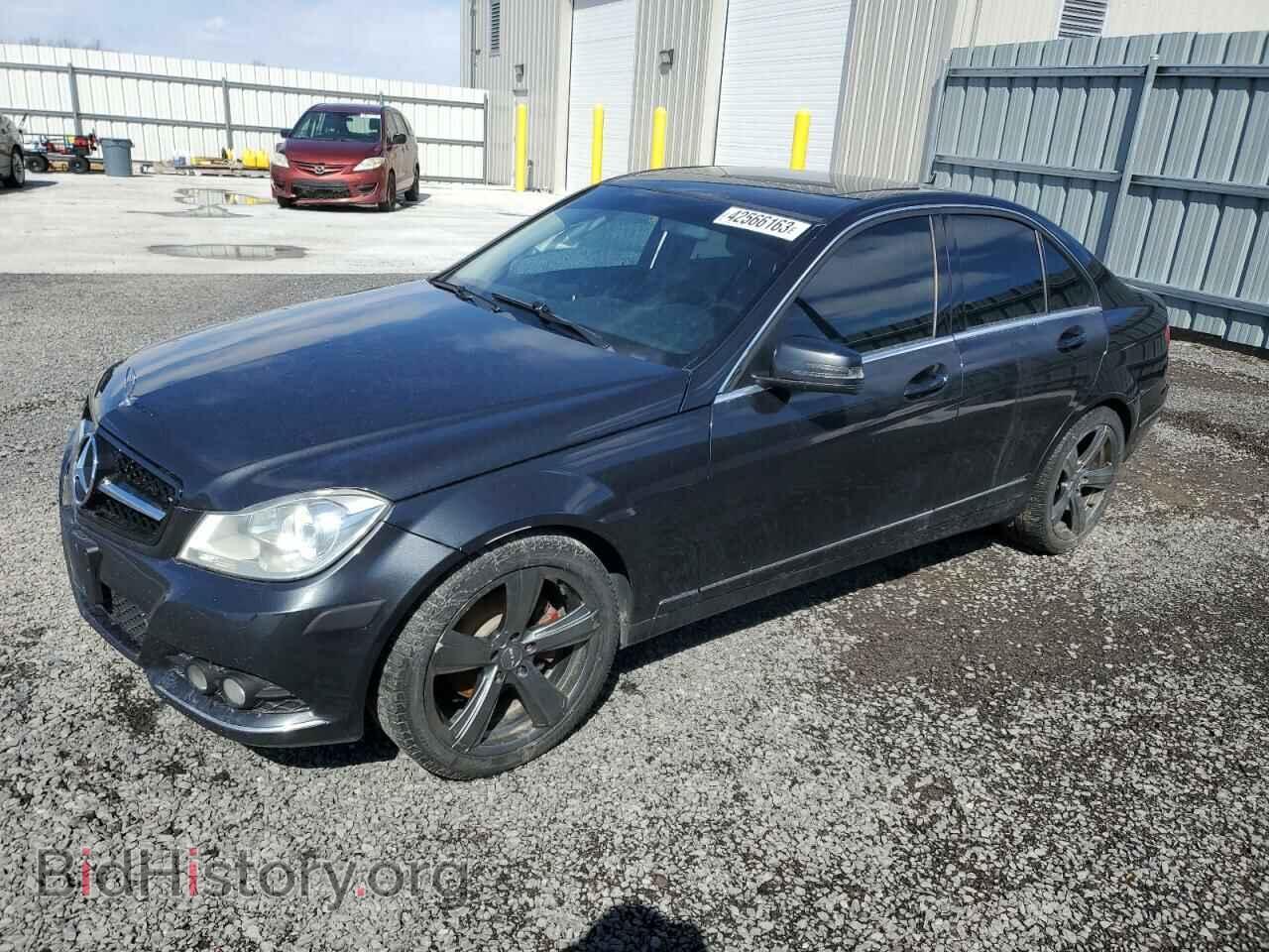 Photo WDDGF8FB2CA602617 - MERCEDES-BENZ C-CLASS 2012