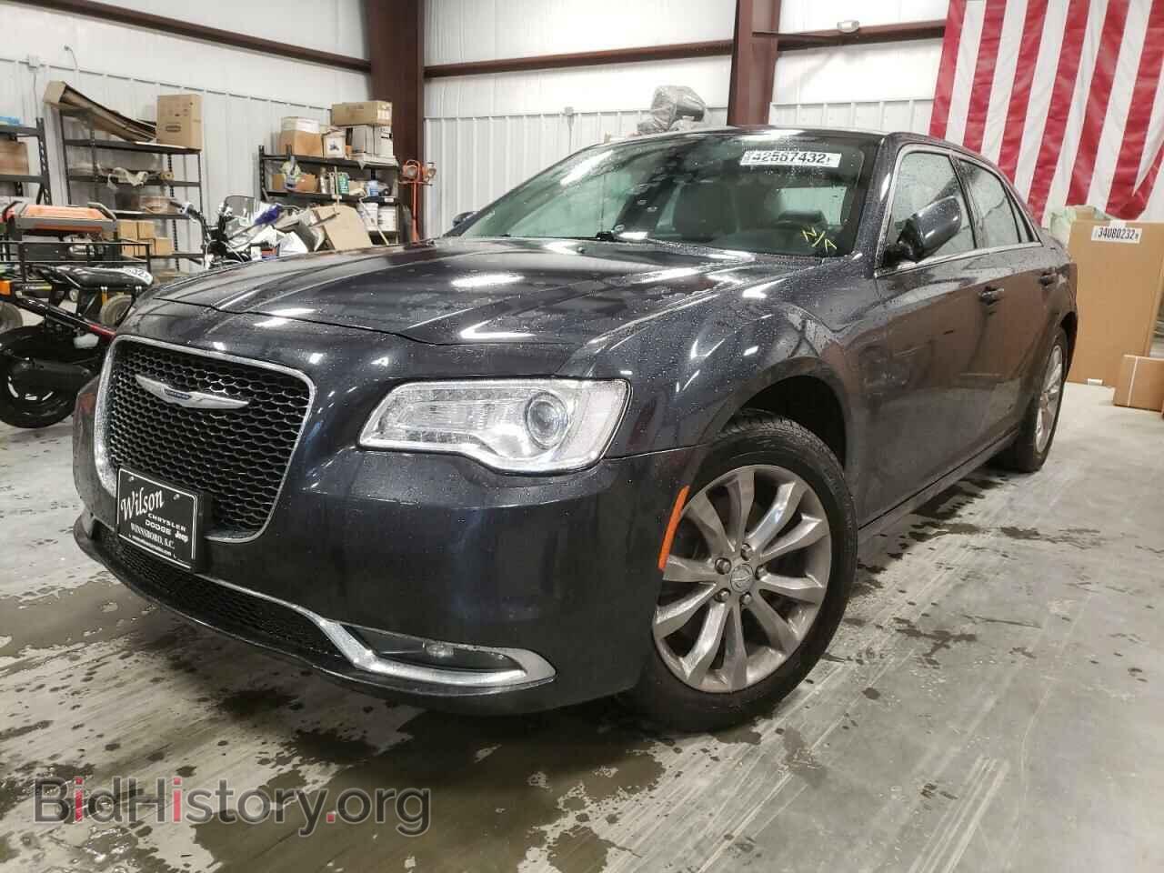 2017 CHRYSLER 300 - VIN: 2C3CCARG2HH508279 - Фото 2