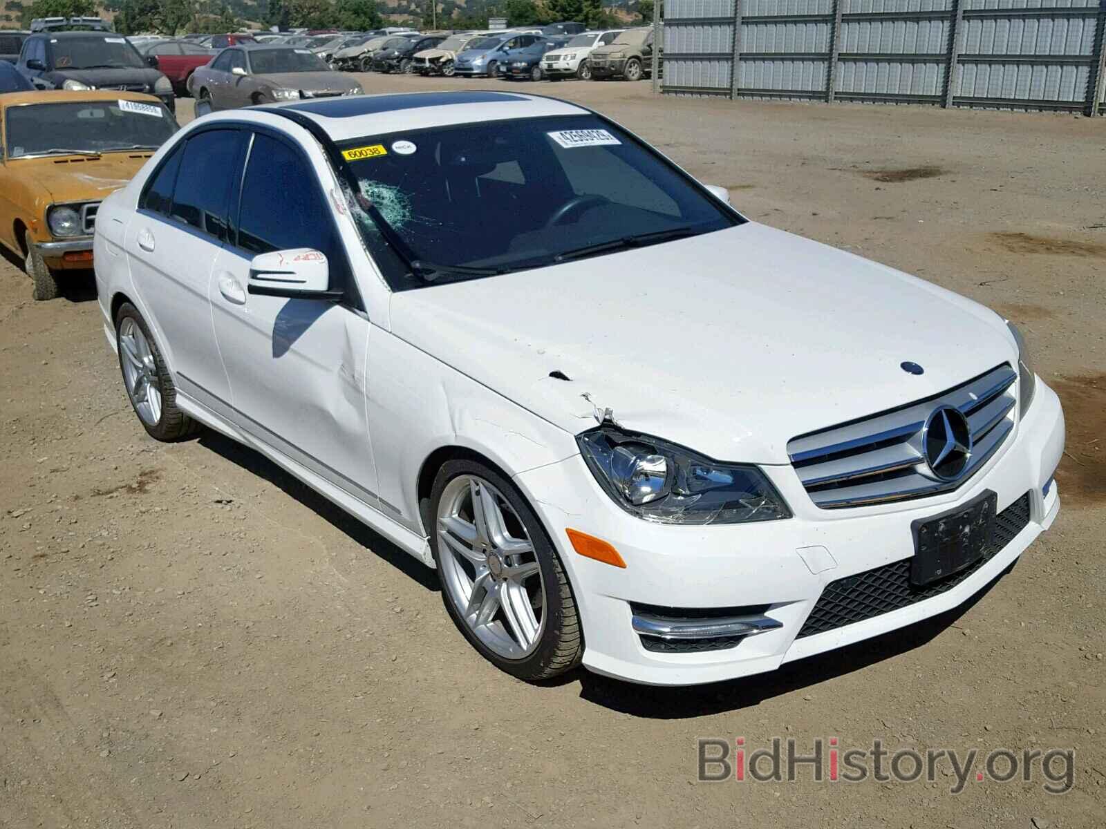 Photo WDDGF4HB2DA795519 - MERCEDES-BENZ C 250 2013