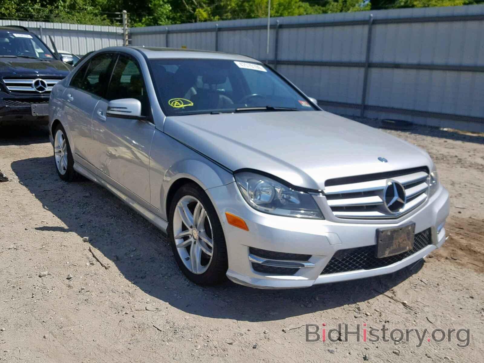 Photo WDDGF8AB6DR284141 - MERCEDES-BENZ C CLASS 2013