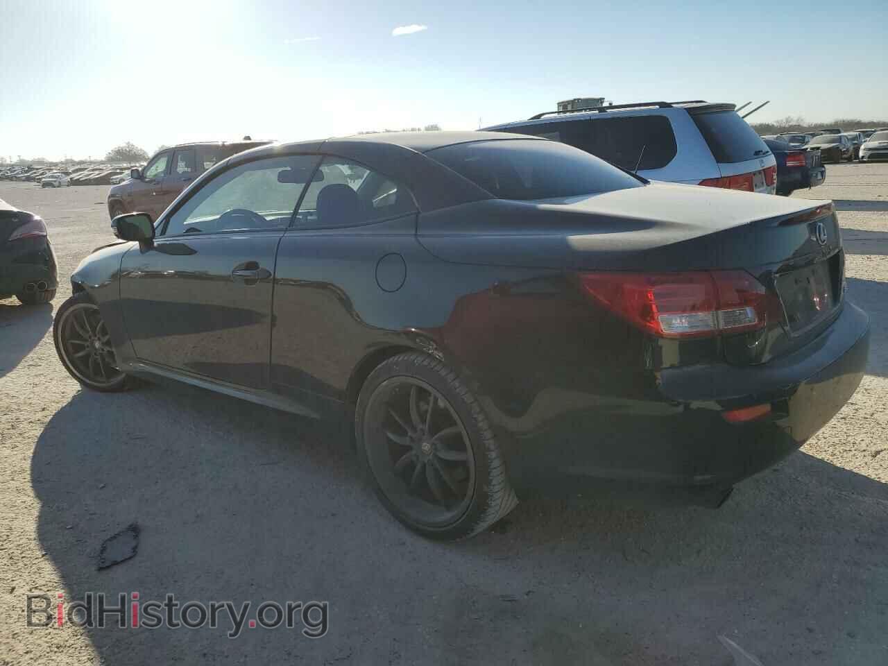 2011 LEXUS IS - VIN: JTHFE2C29B2505920 - Photo 2
