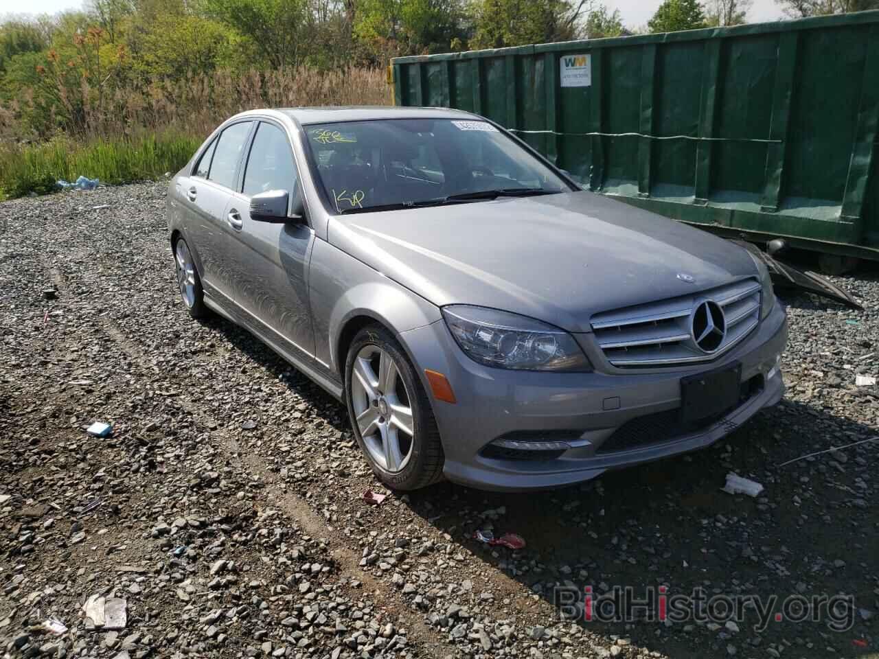 Photo WDDGF8BBXBR178870 - MERCEDES-BENZ C-CLASS 2011