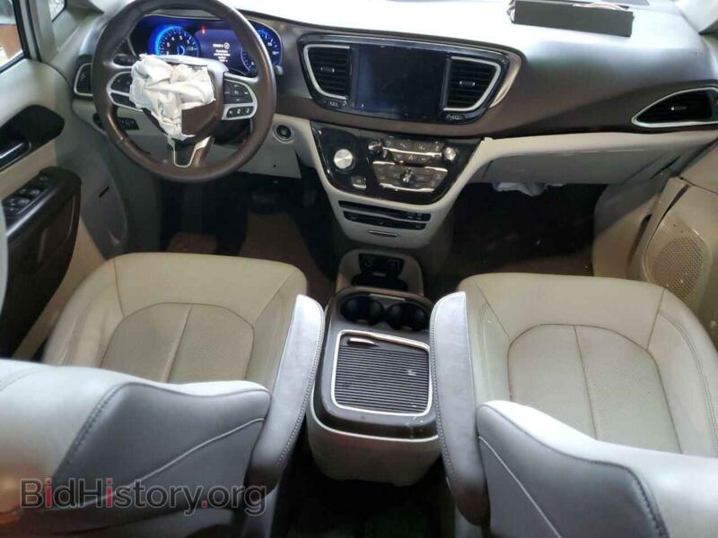 2017 Chrysler PACIFICA (VIN 2C4RC1EGXHR653799) — photo 8 of 13