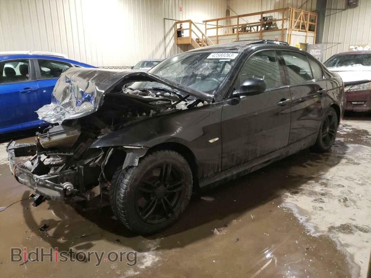 Фотография WBAPH7C59AA176139 - BMW 3 SERIES 2010