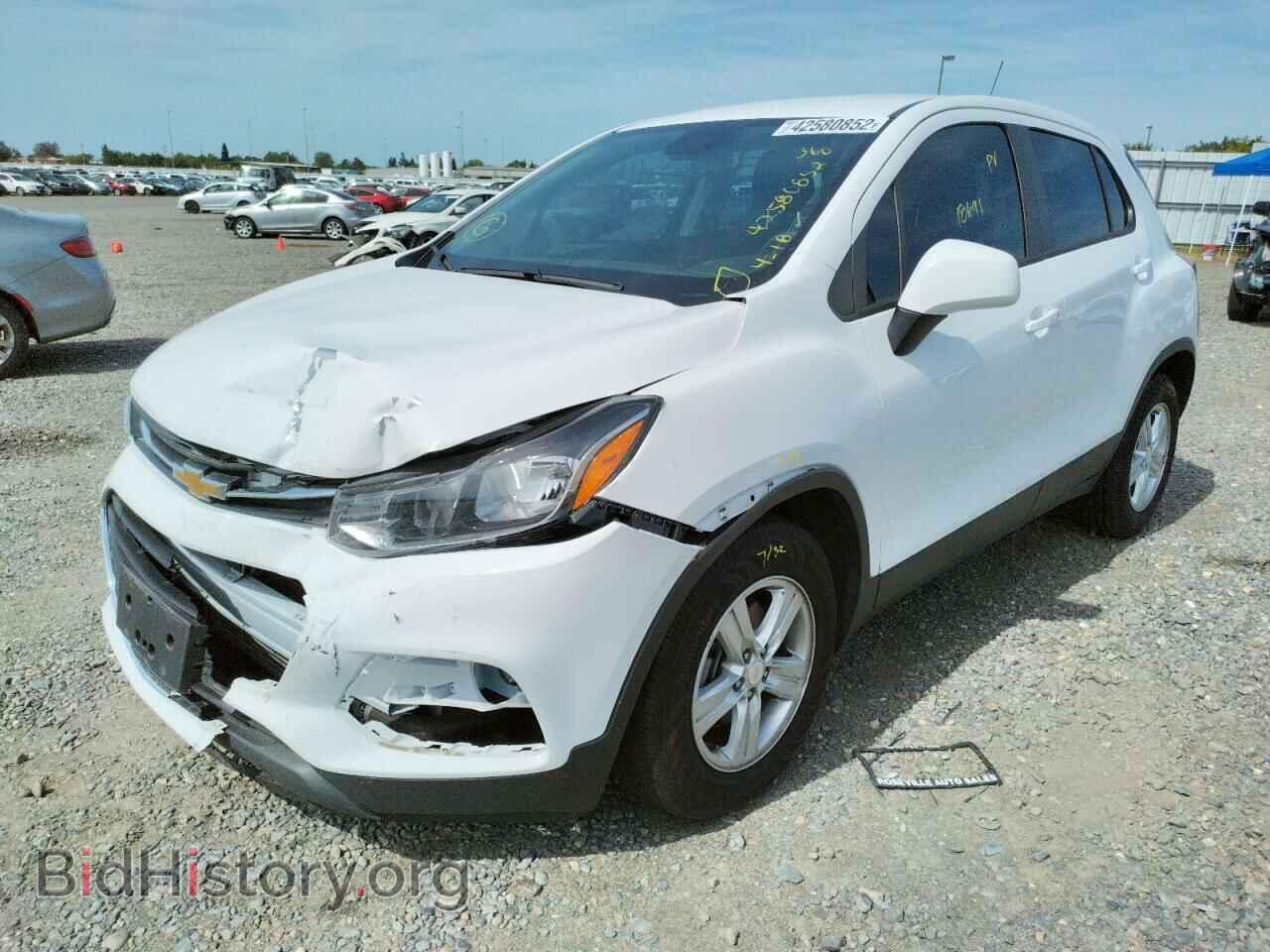 2020 CHEVROLET TRAX - VIN: 3GNCJKSB9LL337706 - Фото 2
