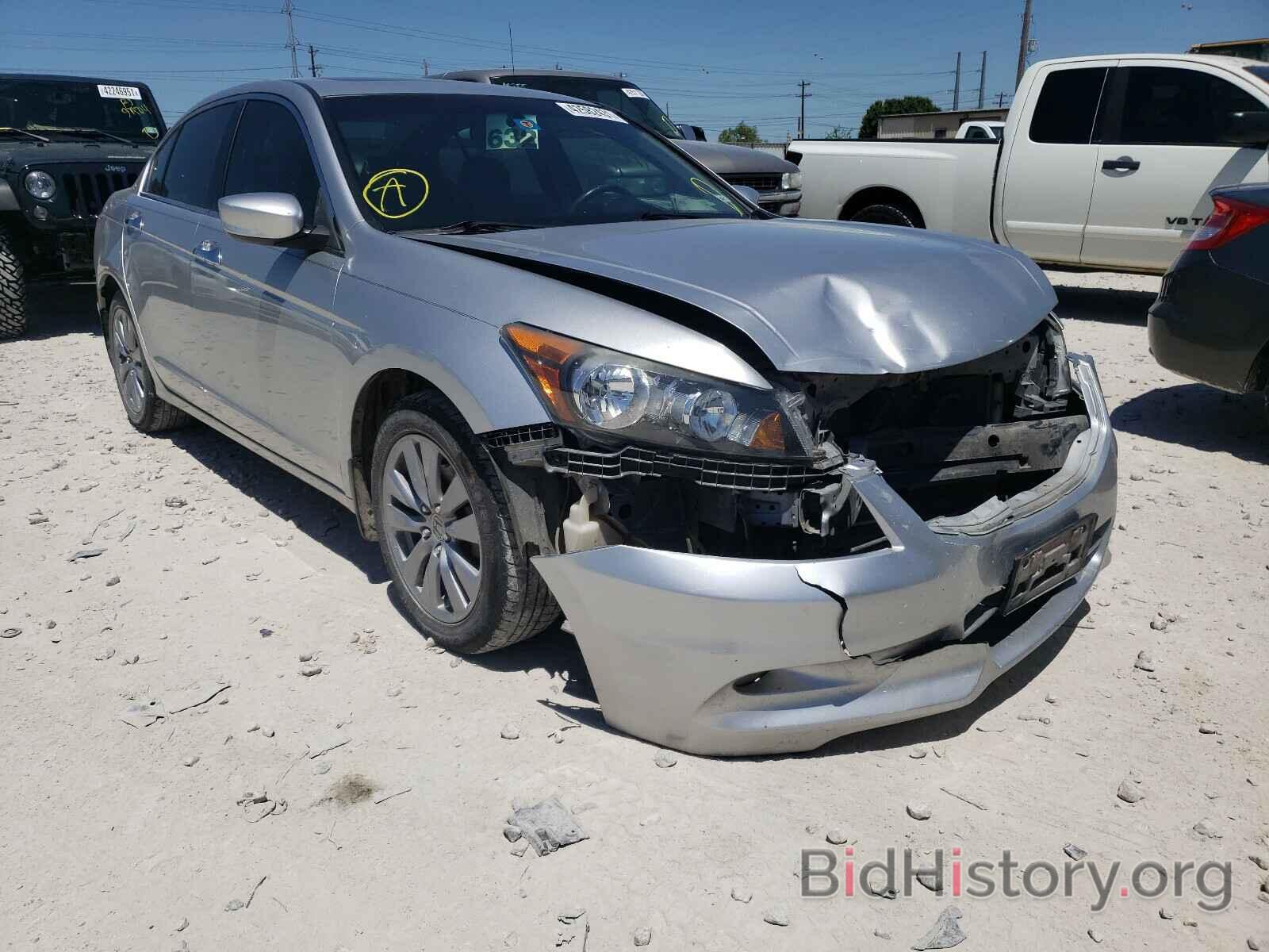 Photo 1HGCP3F89BA002318 - HONDA ACCORD 2011