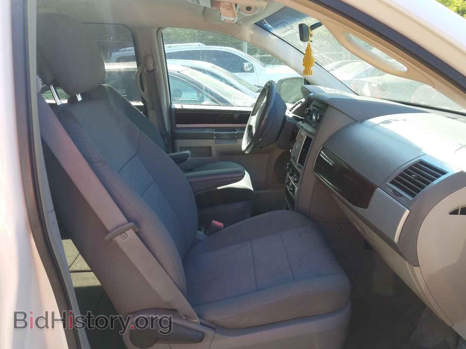 2010 CHRYSLER MINIVAN - VIN: 2A4RR5D19AR308590 - Фото 5