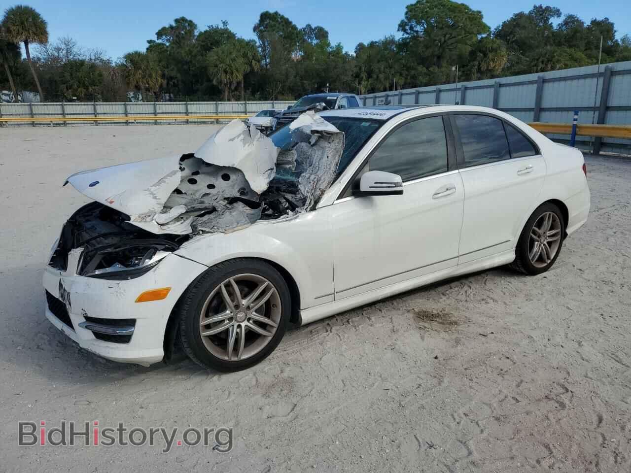 Photo WDDGF4HB7DR273776 - MERCEDES-BENZ C-CLASS 2013