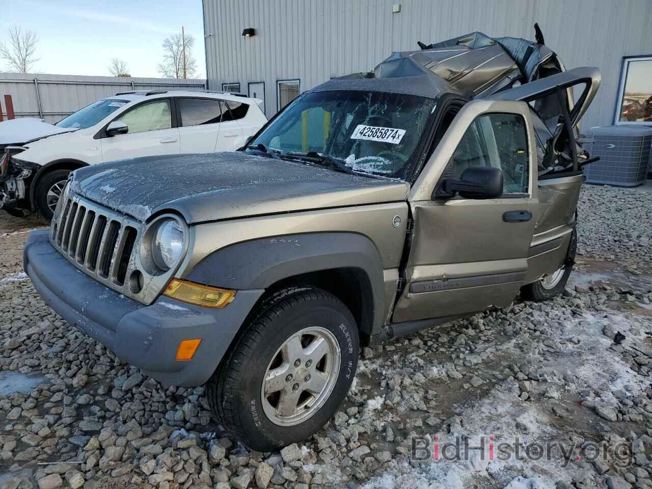 Photo 1J4GL48K57W539752 - JEEP LIBERTY 2007