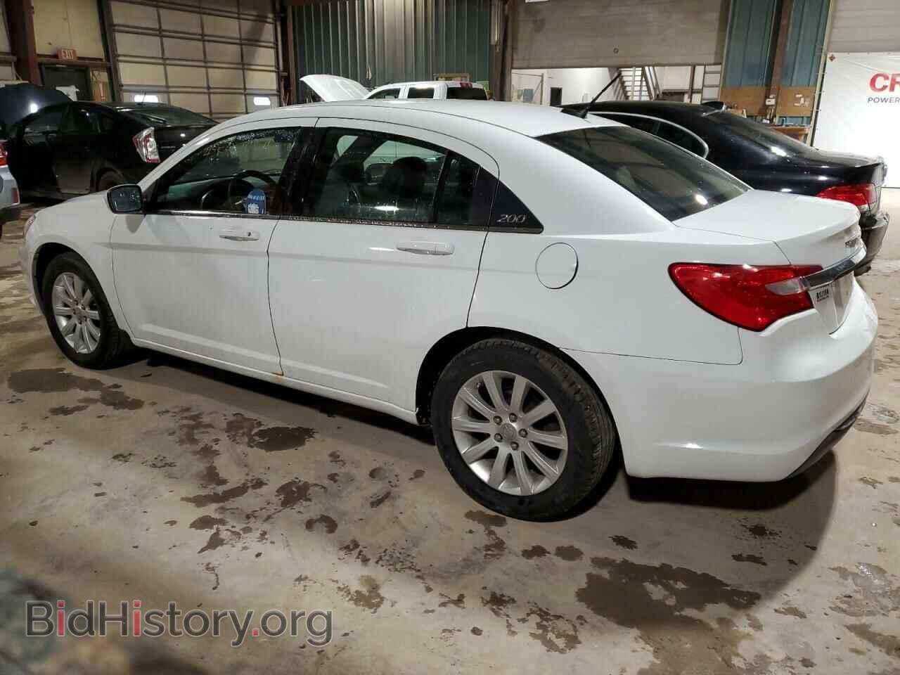 2011 CHRYSLER 200 - VIN: 1C3BC1FBXBN555594 - Фото 2