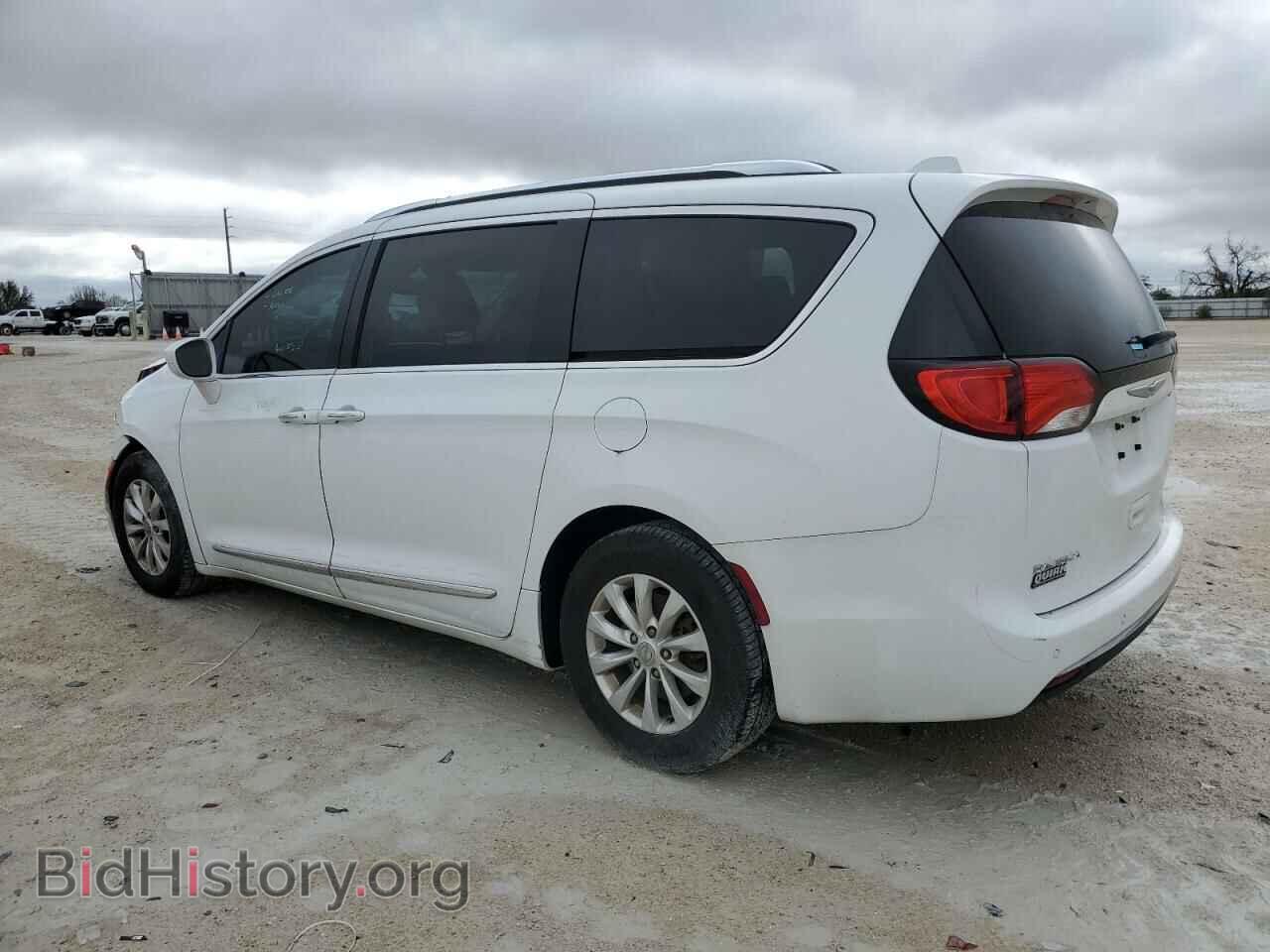 2019 CHRYSLER PACIFICA - VIN: 2C4RC1BG0KR526037 - Фото 2