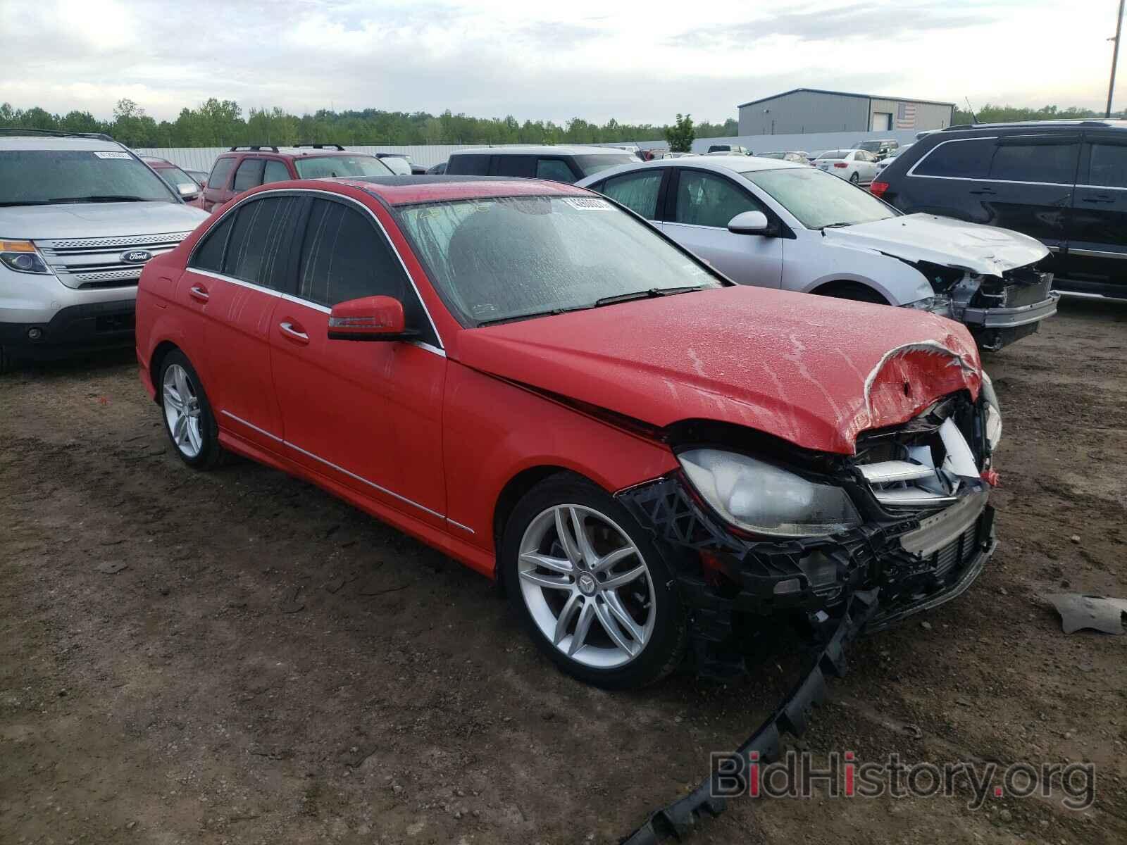 Photo WDDGF4HB2DR259168 - MERCEDES-BENZ C CLASS 2013