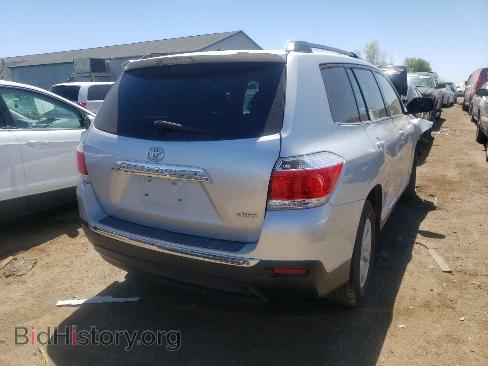 2012 TOYOTA HIGHLANDER - VIN: 5TDBK3EH9CS106497 - Фото 4