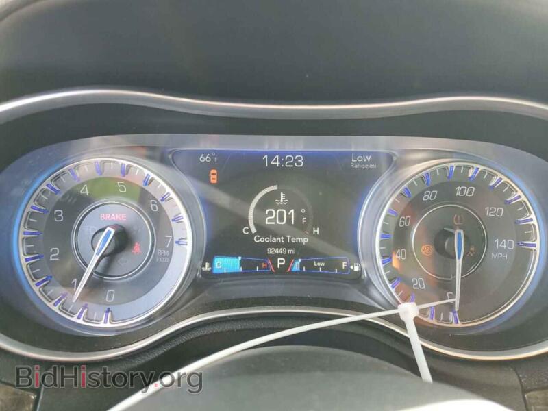 2016 Chrysler 300 (VIN 2C3CCAEG9GH105968) — фото 9 из 11