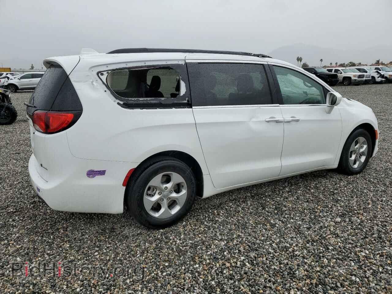 2017 CHRYSLER PACIFICA - VIN: 2C4RC1L73HR782552 - Photo 3