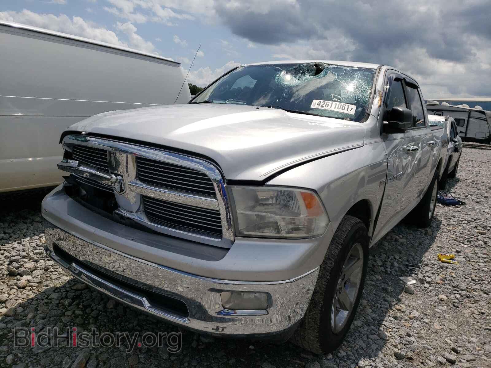 2011 DODGE RAM 1500 - VIN: 1D7RB1CTXBS657737 - Фото 2