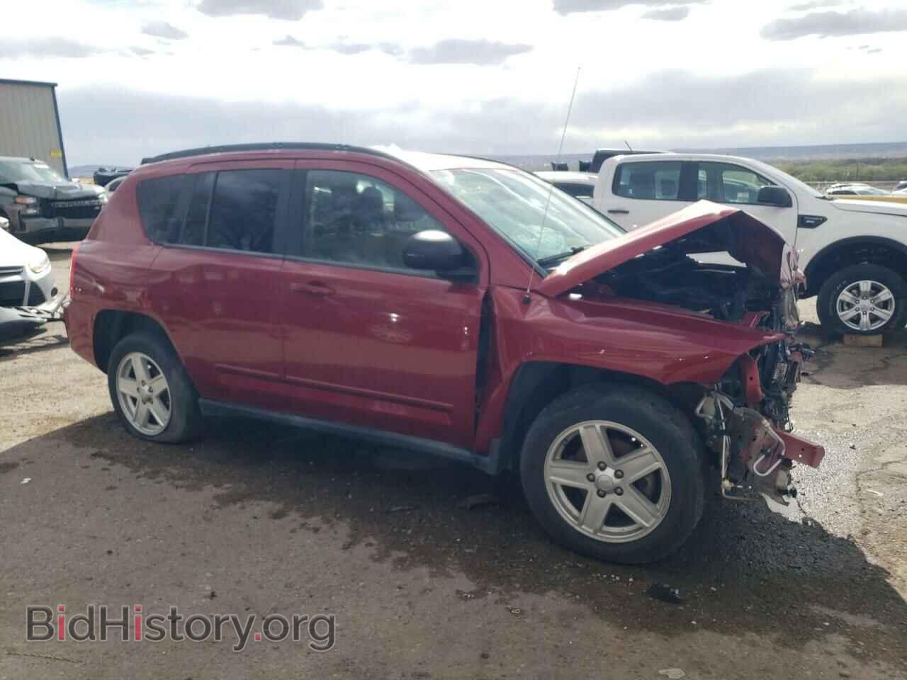 2010 JEEP COMPASS - VIN: 1J4NT4FB2AD596133 - Photo 4