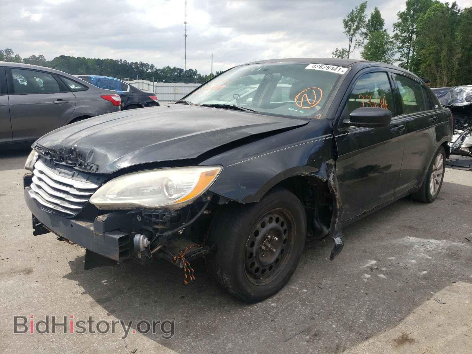 2011 CHRYSLER 200 - VIN: 1C3BC1FG9BN511310 - Фото 2