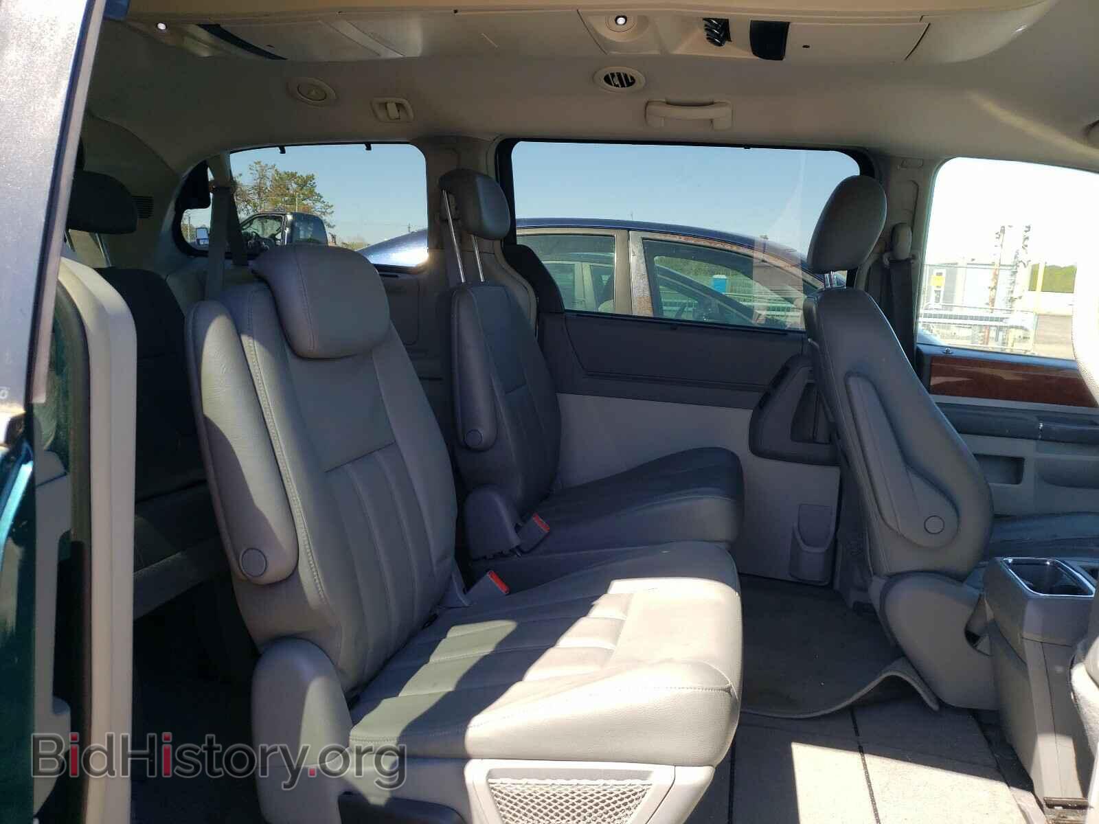 2009 CHRYSLER MINIVAN - VIN: 2A8HR54109R631870 - Фото 6