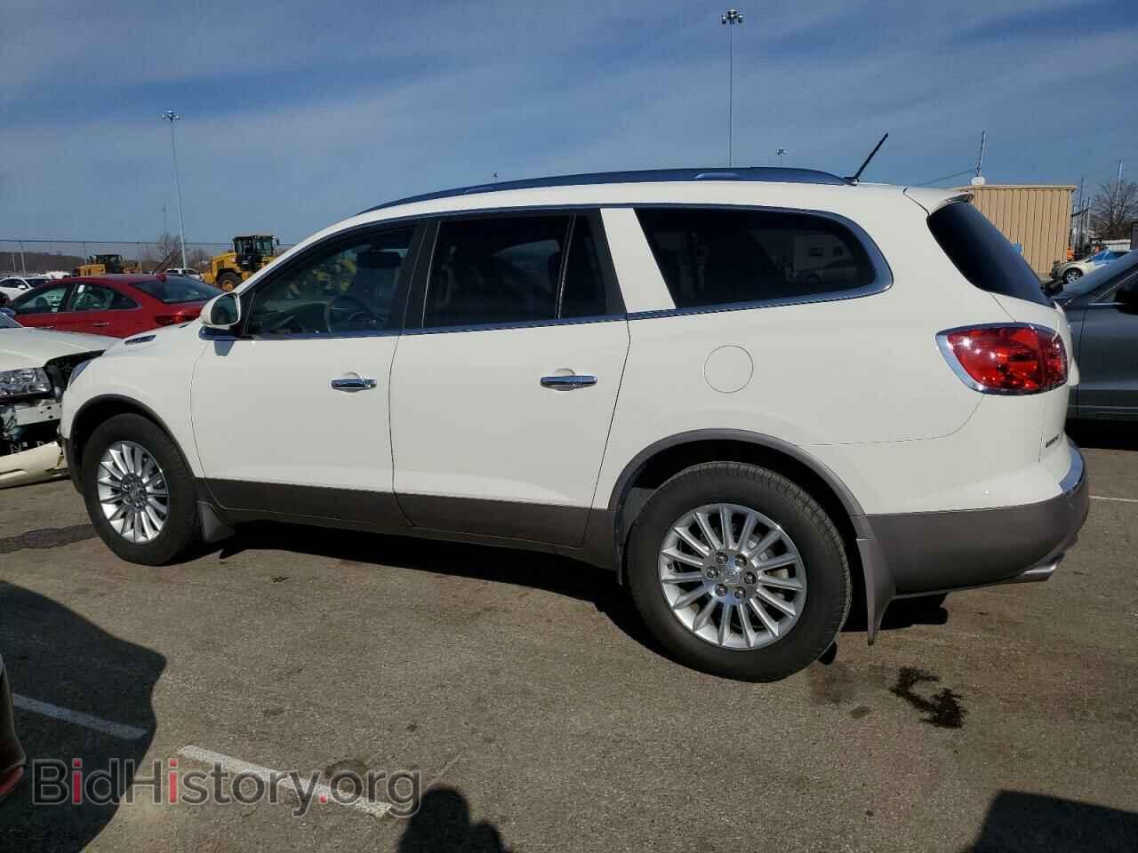 2012 BUICK ENCLAVE - VIN: 5GAKRCED0CJ372093 - Photo 2