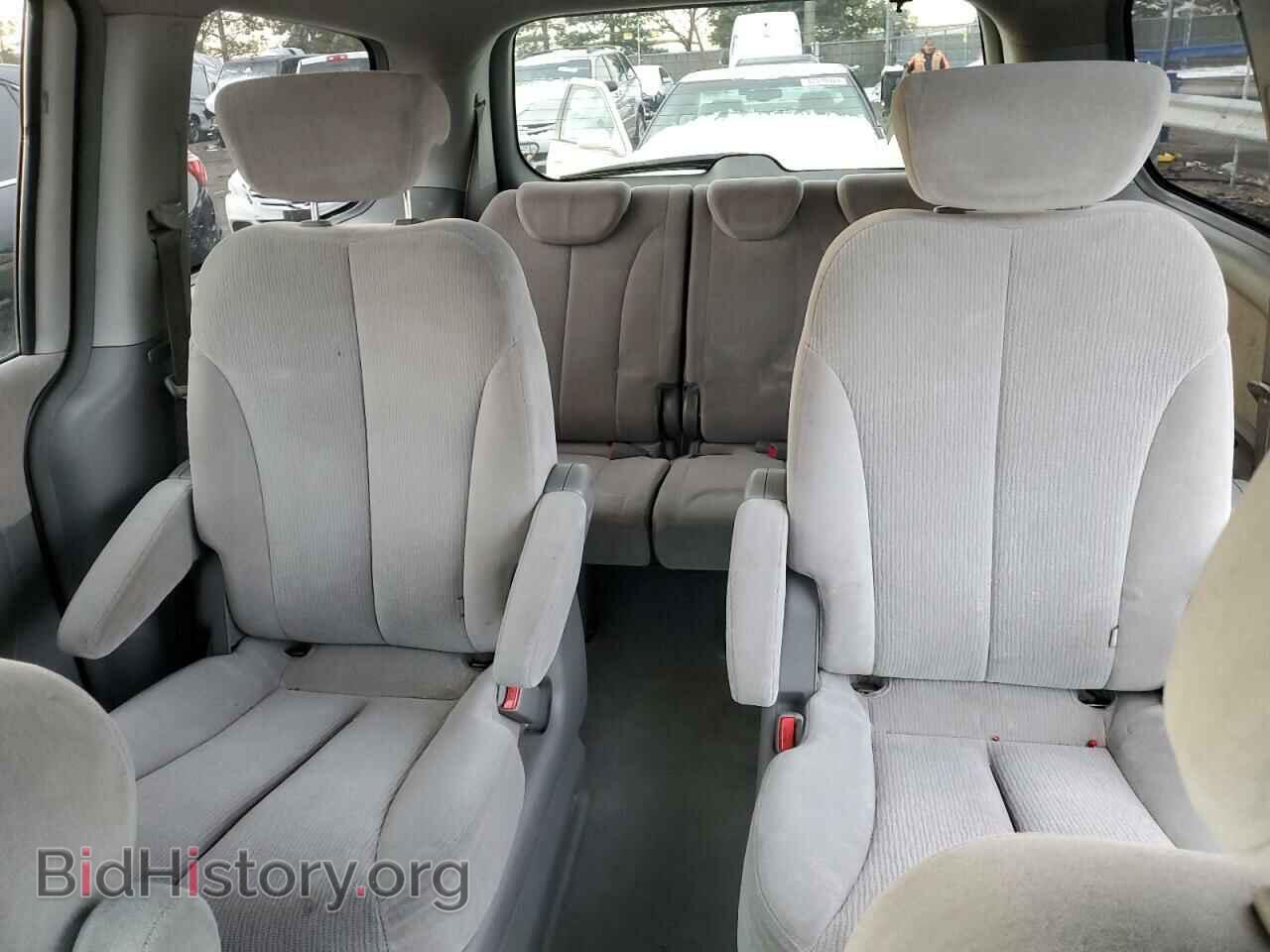 2007 KIA All Models - VIN: KNDMB233776111102 - Фото 10
