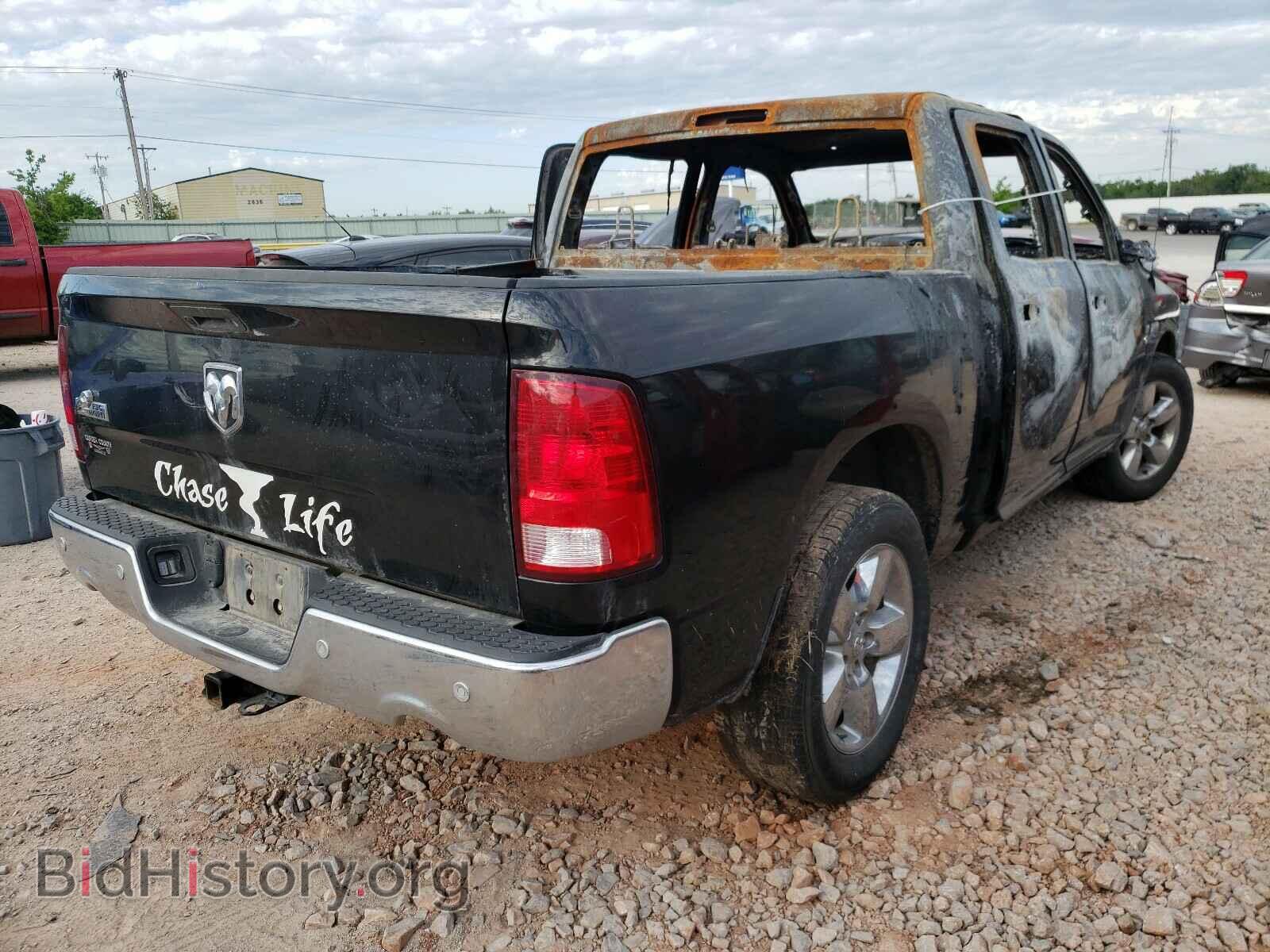 2017 RAM 1500 - VIN: 3C6RR6LT7HG633034 - Photo 4