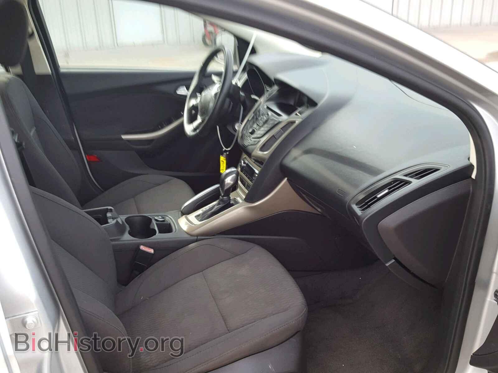 2012 Ford FOCUS (VIN 1FAHP3H22CL206421) — фото 5 из 10