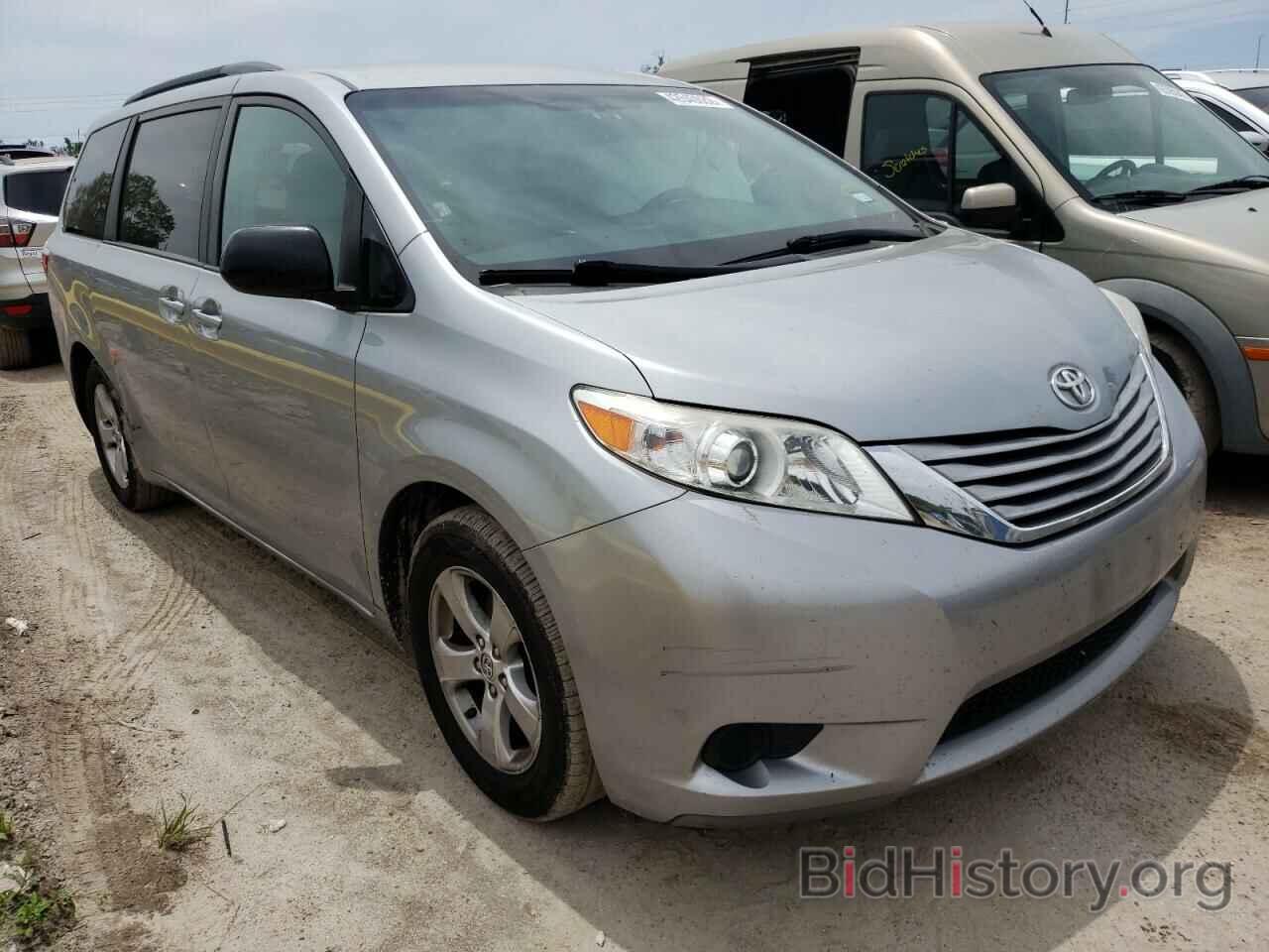 Photo 5TDKZ3DC5HS852860 - TOYOTA SIENNA 2017