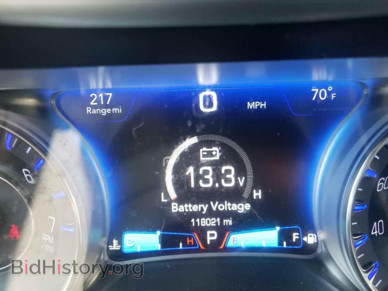 2017 CHRYSLER 300 - VIN: 2C3CCAKG7HH565653 - Фото 8