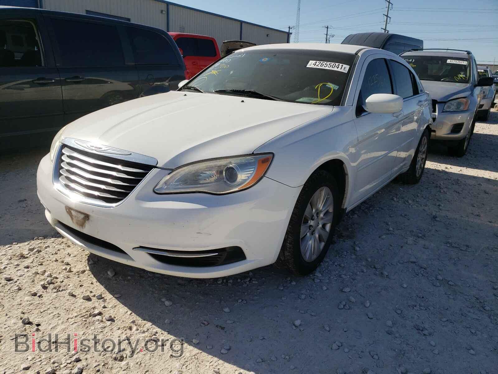 2012 CHRYSLER 200 - VIN: 1C3CCBAB1CN199667 - Фото 2