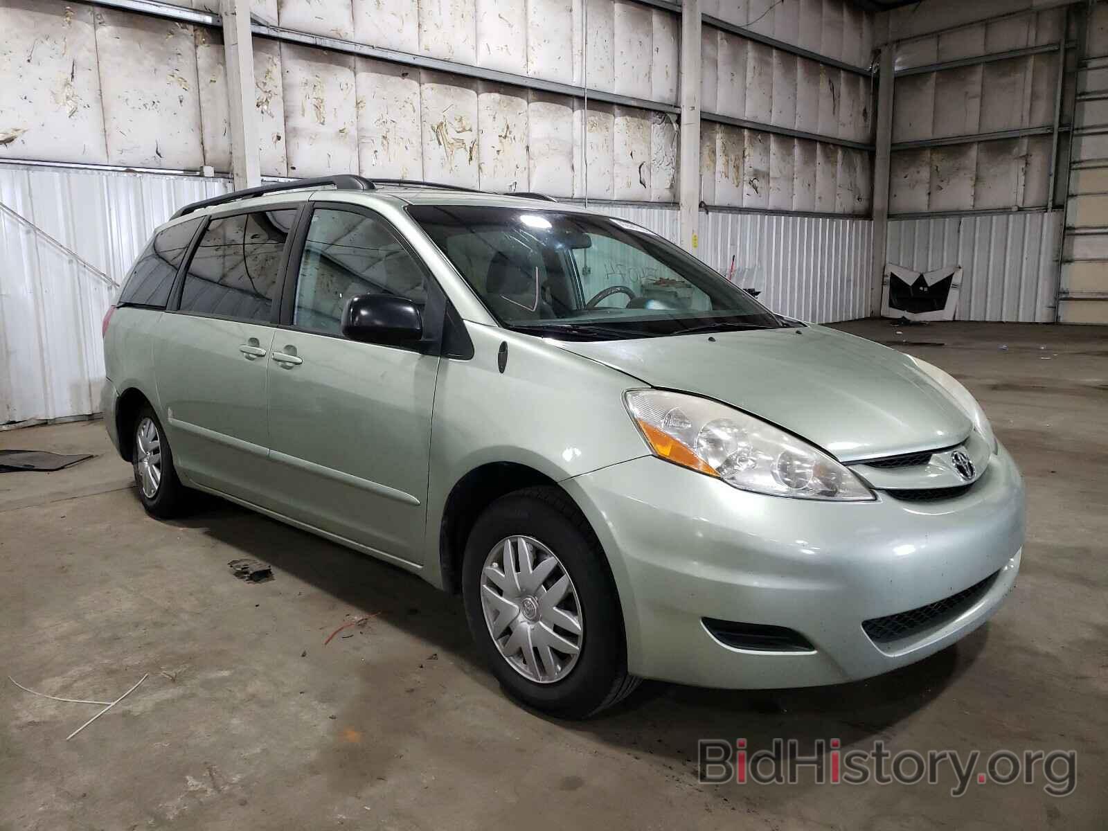 Фотография 5TDKK4CC6AS293983 - TOYOTA SIENNA 2010