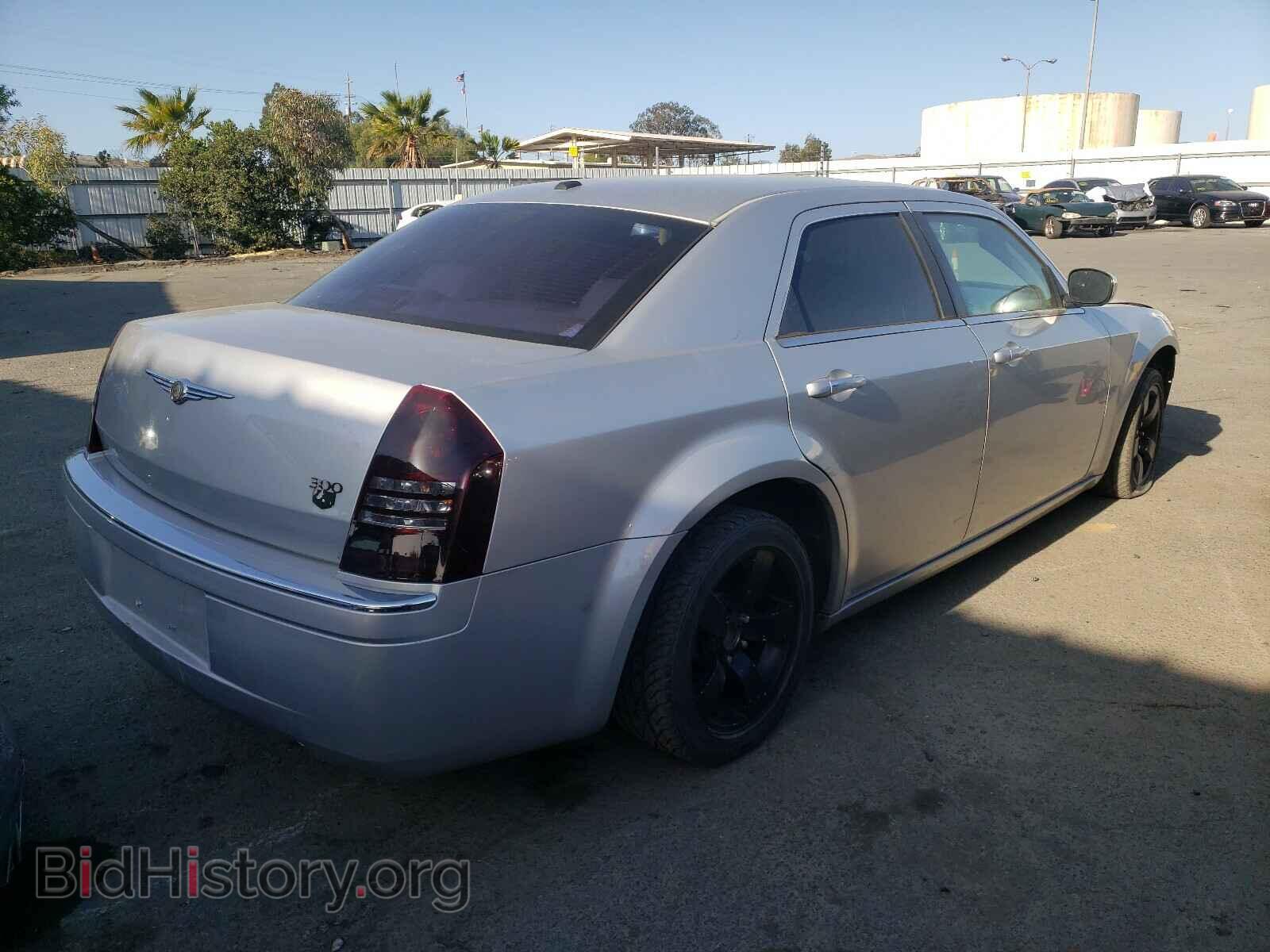 2007 CHRYSLER 300 - VIN: 2C3KA63H37H786638 - Фото 4