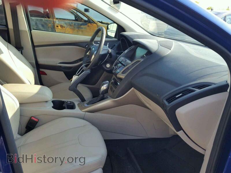 2012 Ford FOCUS (VIN 1FAHP3M21CL221904) — photo 5 of 10