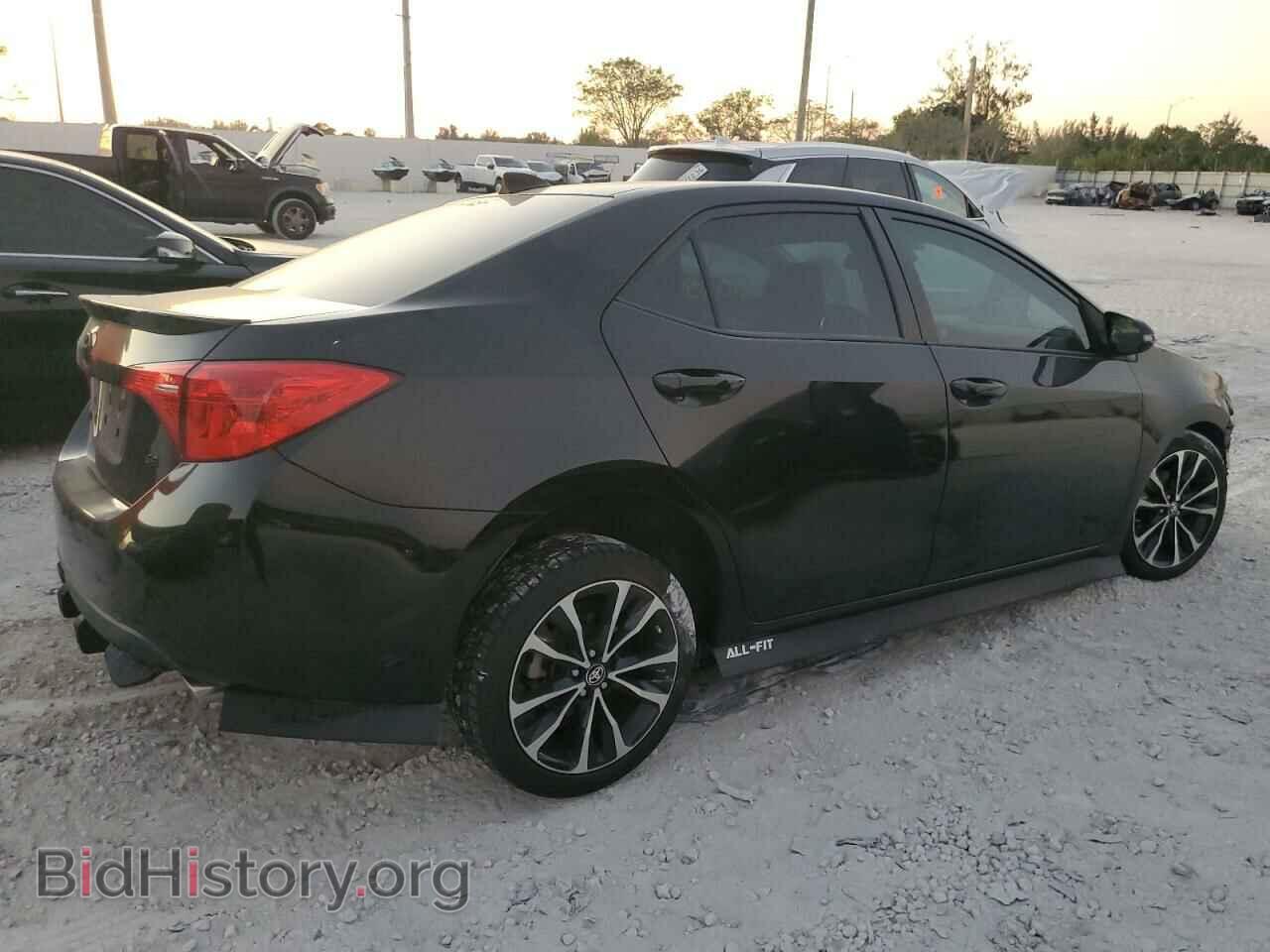 2017 TOYOTA COROLLA - VIN: 5YFBURHE2HP685766 - Фото 3