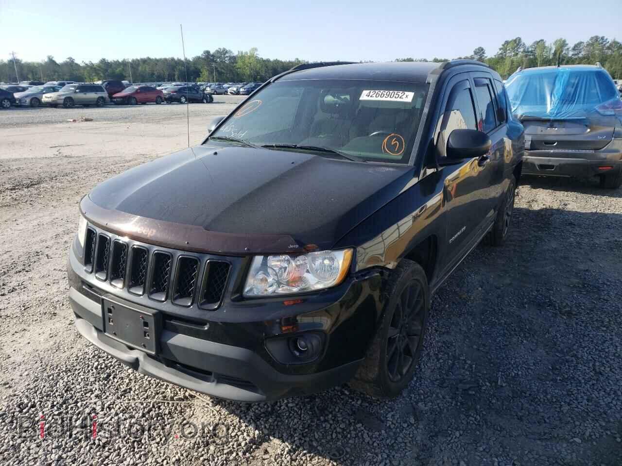 2012 JEEP COMPASS - VIN: 1C4NJDEB1CD705875 - Фото 2
