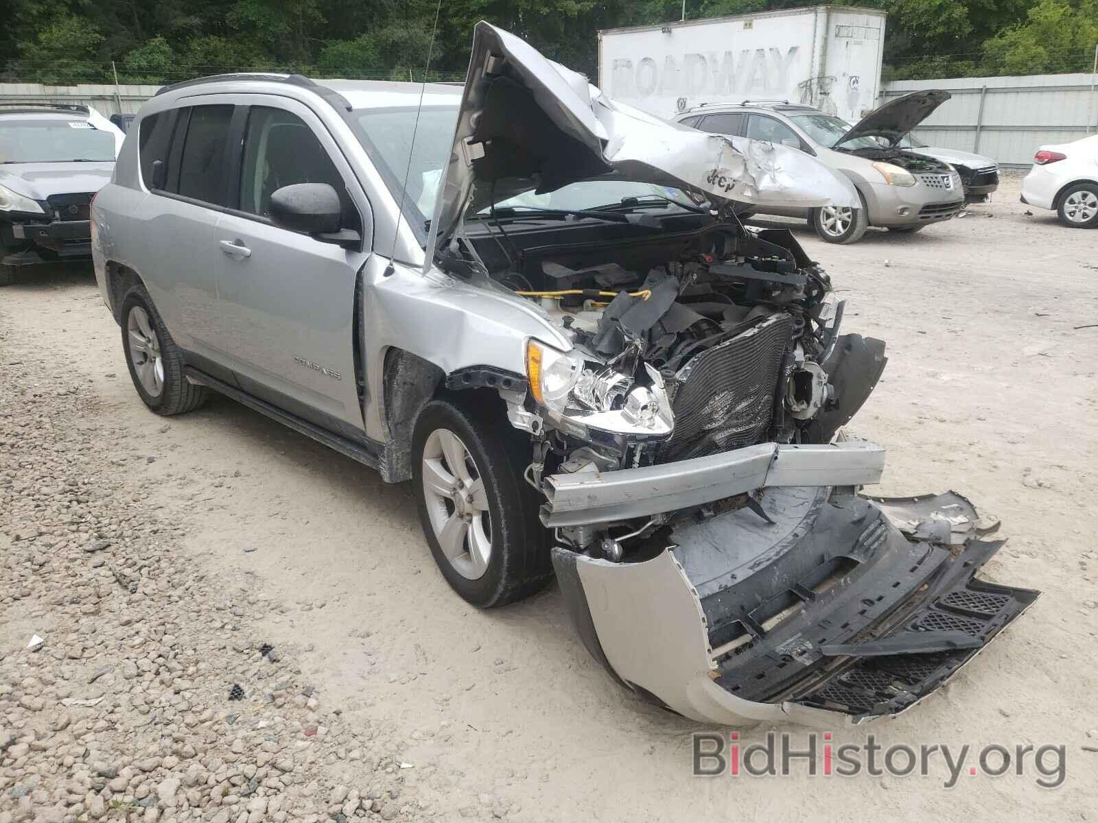 Photo 1J4NT1FBXBD252727 - JEEP COMPASS 2011