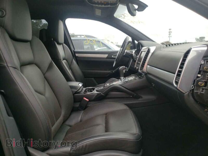 2011 Porsche CAYENNE (VIN WP1AB2A20BLA49600) — photo 5 of 10