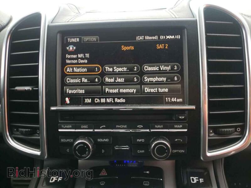 2011 Porsche CAYENNE (VIN WP1AB2A20BLA49600) — photo 9 of 10