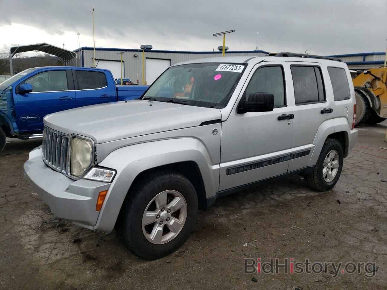 Фотография 1J8GN28K39W520214 - JEEP LIBERTY 2009