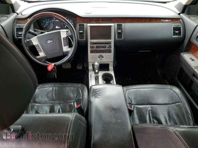 2011 Ford FLEX (VIN 2FMGK5DCXBBD06923) — фото 8 из 12