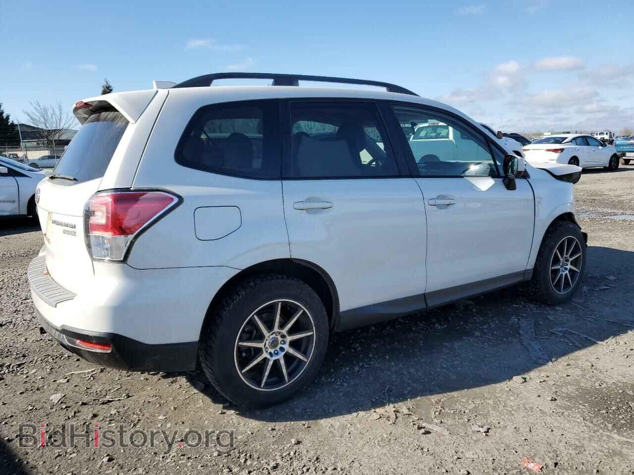 2017 SUBARU FORESTER - VIN: JF2SJAEC4HH588241 - Фото 3