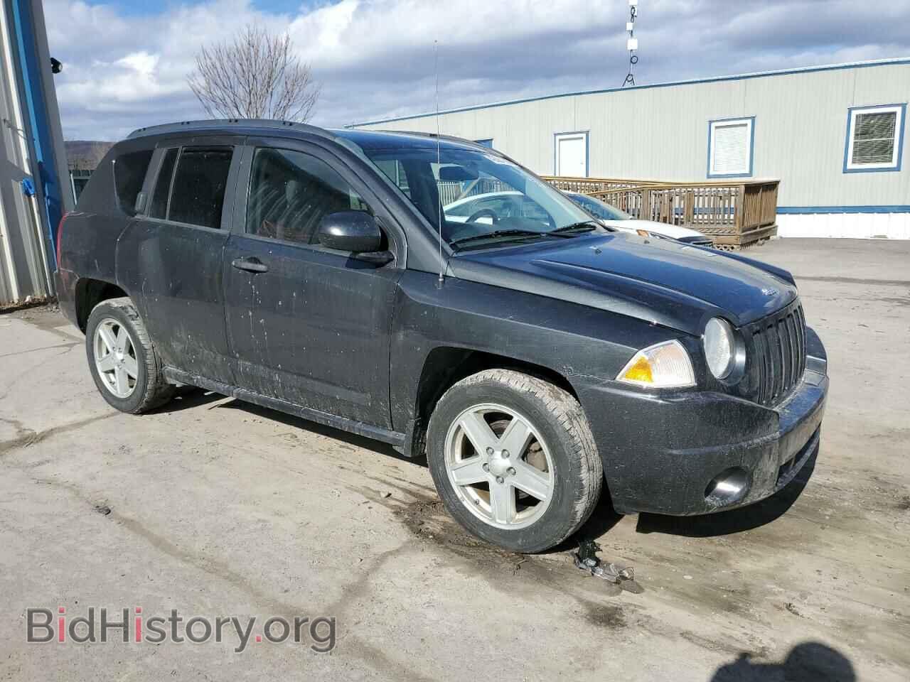 2010 JEEP COMPASS - VIN: 1J4NF1FB9AD666071 - Photo 4