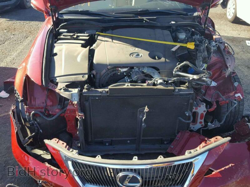 2012 Lexus IS (VIN JTHFF2C22C2526185) — фото 7 из 10