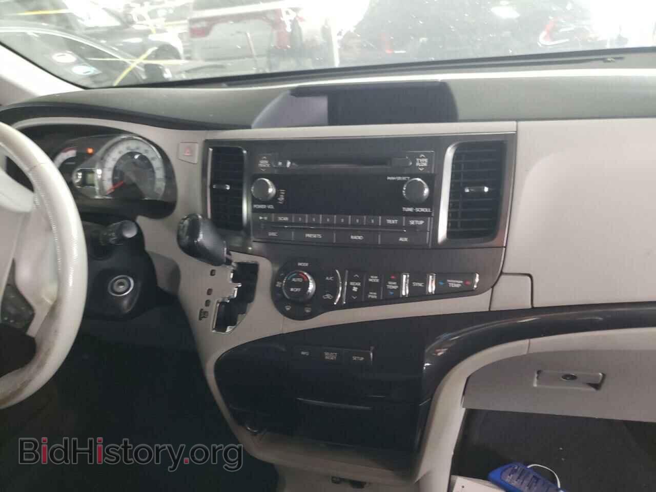 2013 TOYOTA SIENNA - VIN: 5TDXK3DC8DS306445 - Фото 9