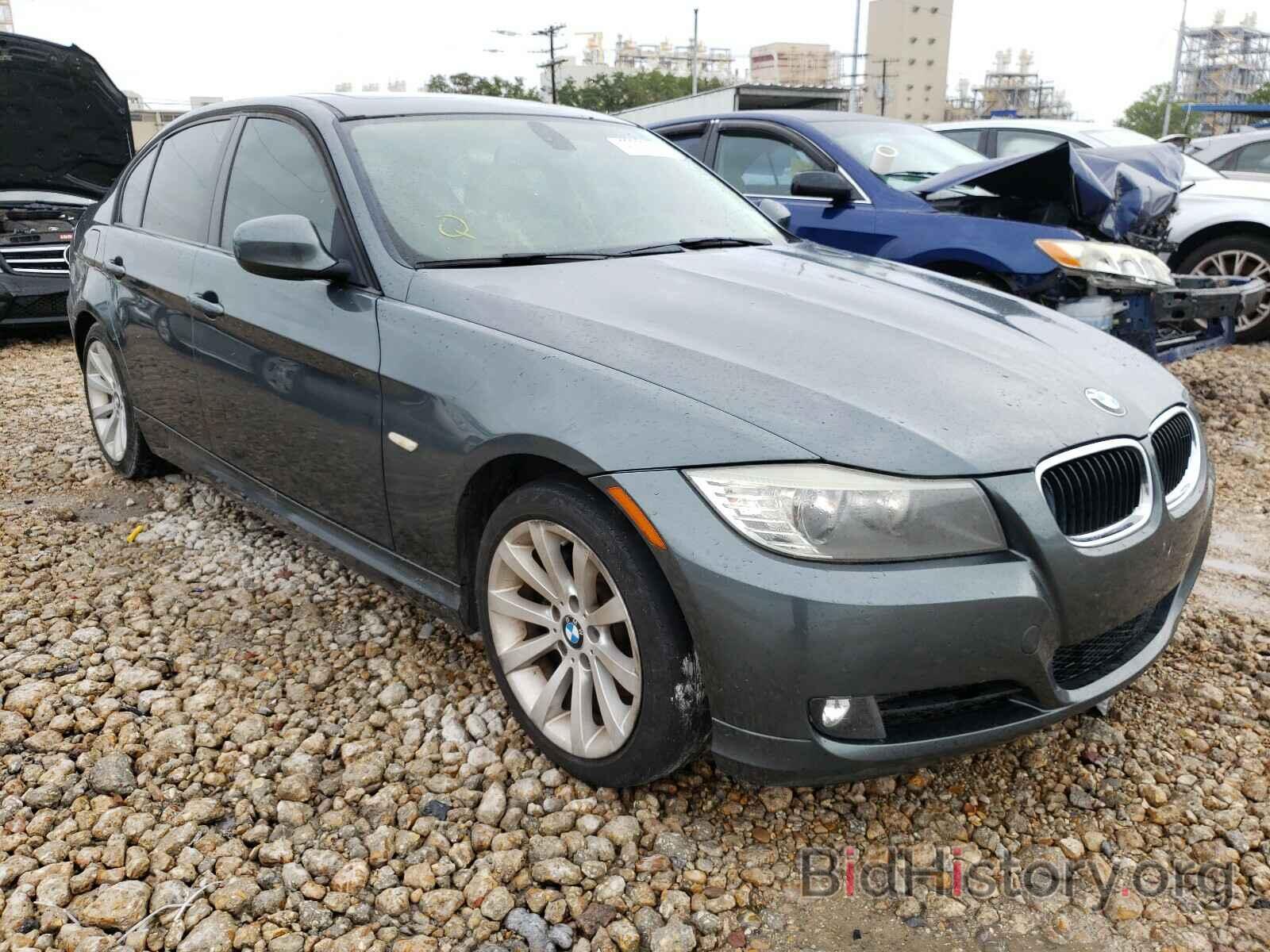 Photo WBAPH7C54BE683590 - BMW 3 SERIES 2011