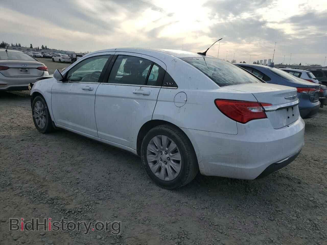 2011 CHRYSLER 200 - VIN: 1C3BC4FB9BN617827 - Фото 2