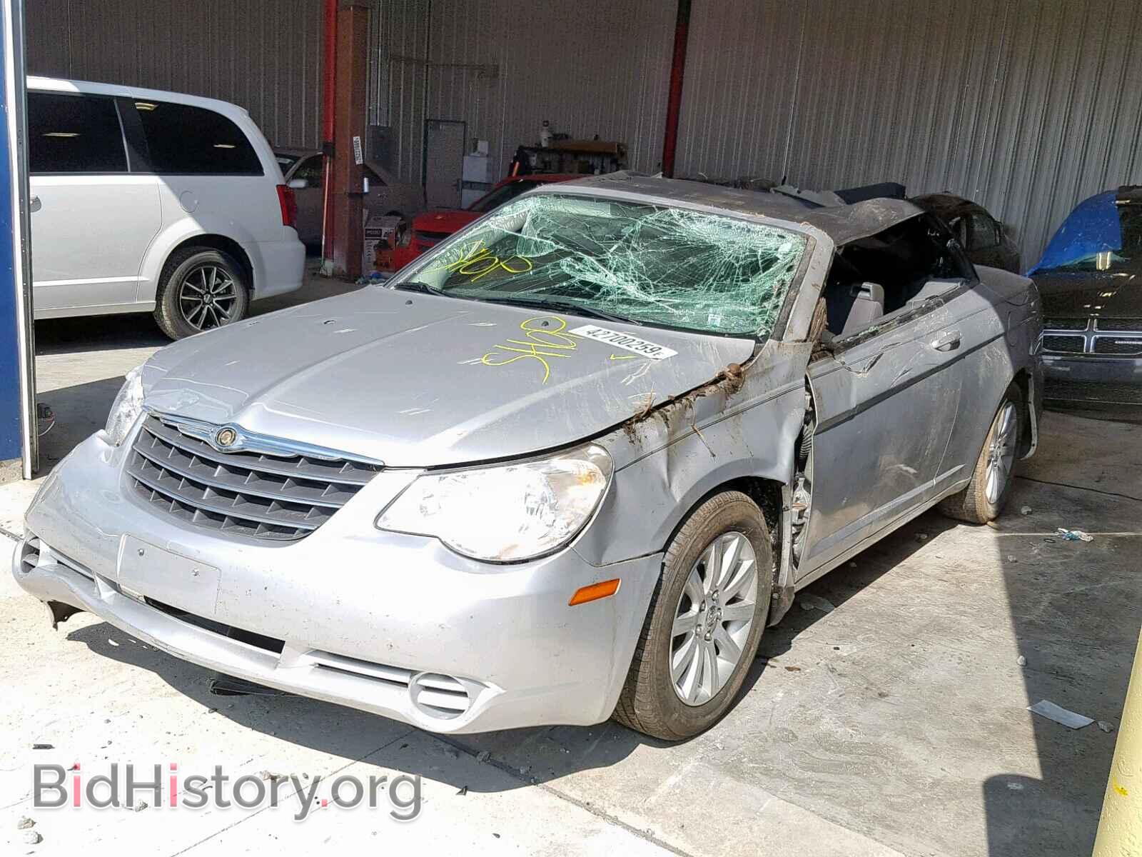 2010 CHRYSLER SEBRING - VIN: 1C3BC5ED3AN159838 - Фото 2