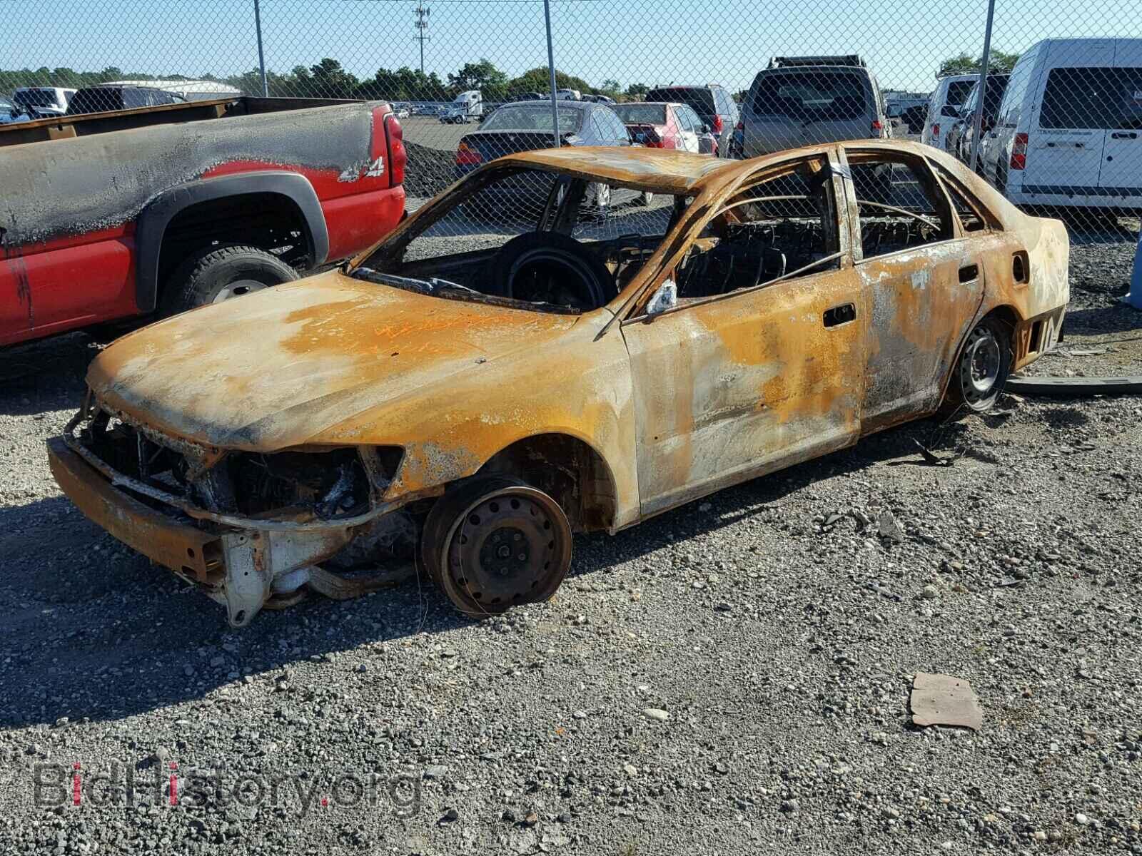 2003 TOYOTA AVALON - VIN: 4T1BF28BX3U271021 - Photo 2
