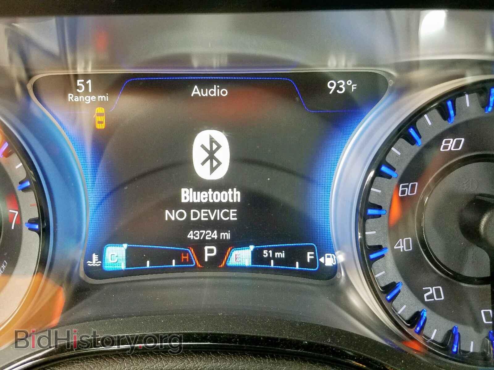 2015 CHRYSLER 300 - VIN: 2C3CCABG3FH786731 - Фото 8