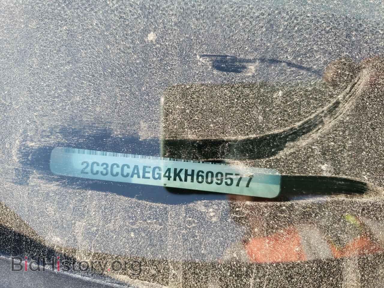 2019 CHRYSLER 300 - VIN: 2C3CCAEG4KH609577 - Фото 13
